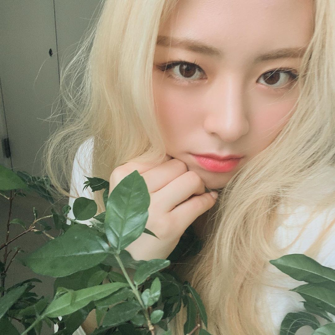 ITZY 유나.insta
