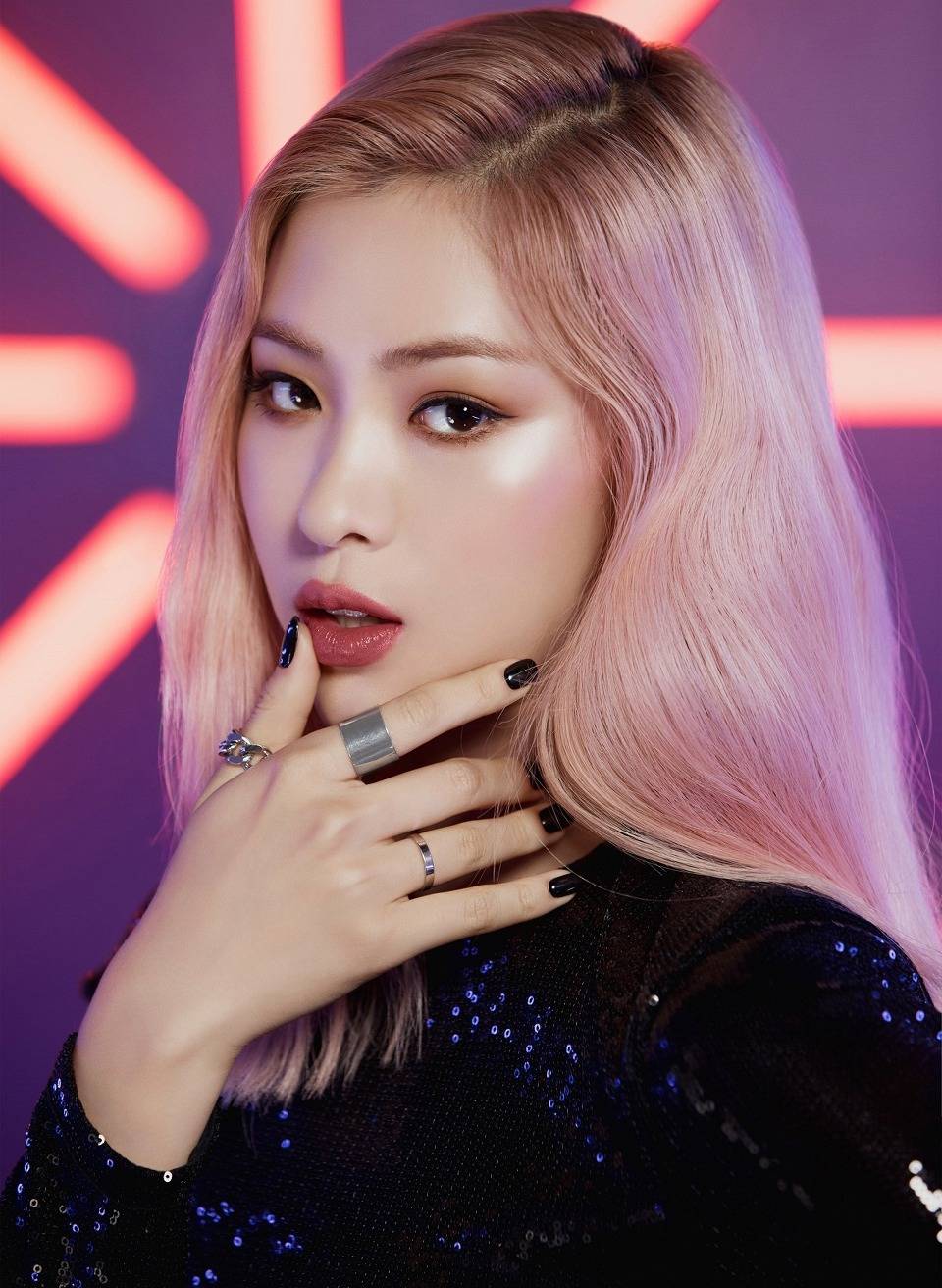 ITZY MAC(맥) '러브 미 립스틱' 메이크업 화보