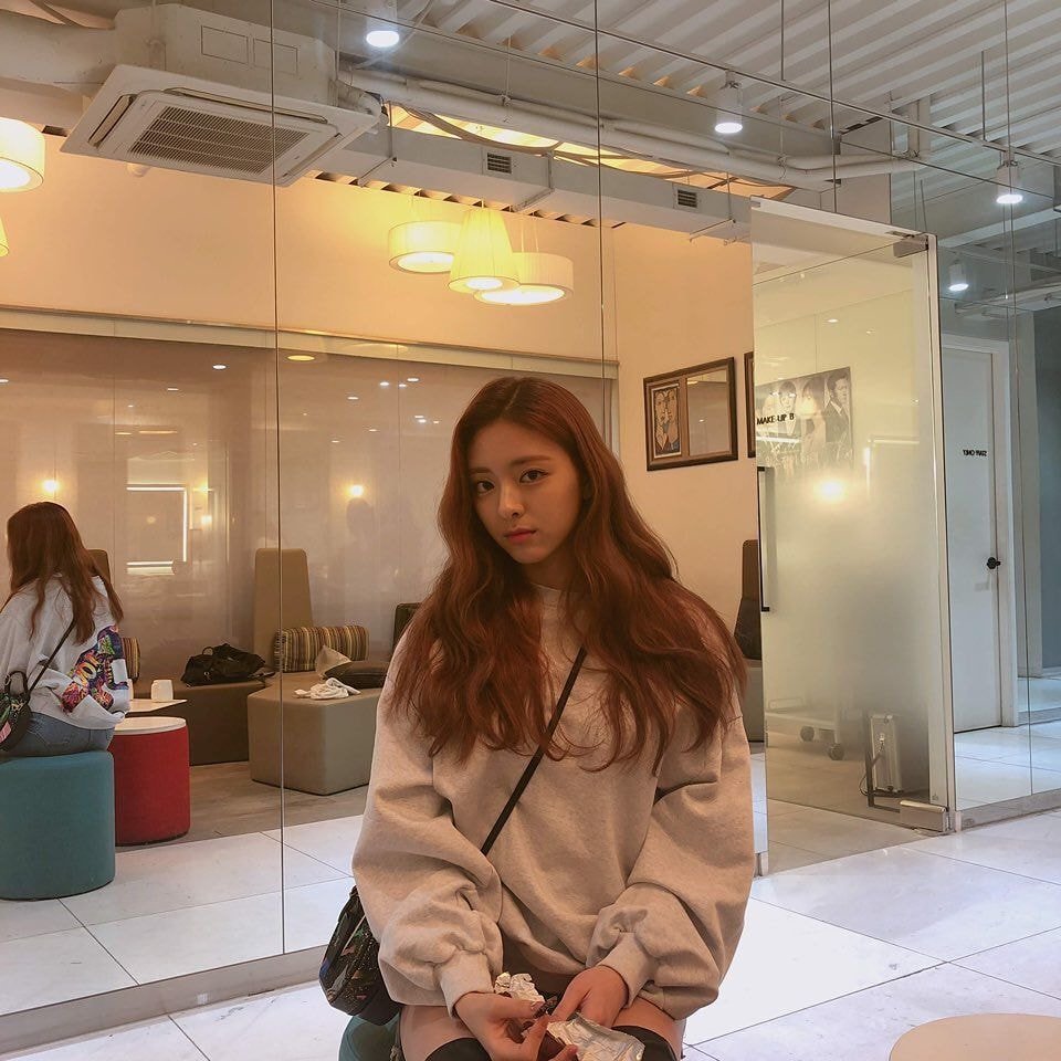 있지 ITZY 유나 어제자 생일기념 폭풍인스타 업뎃