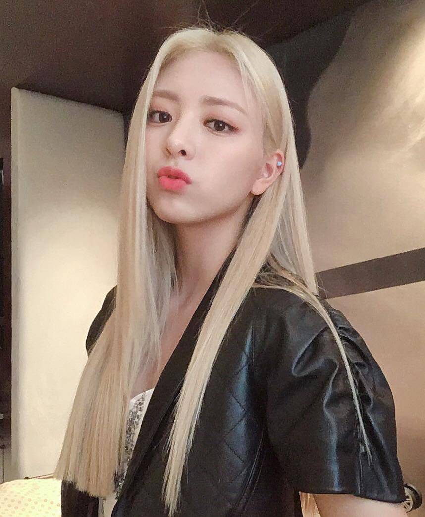 루이뷔통 ITZY (있지) 멤버들..
