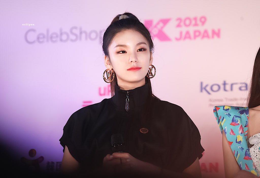 매력덩어리 #ITZY #예지.jpg
