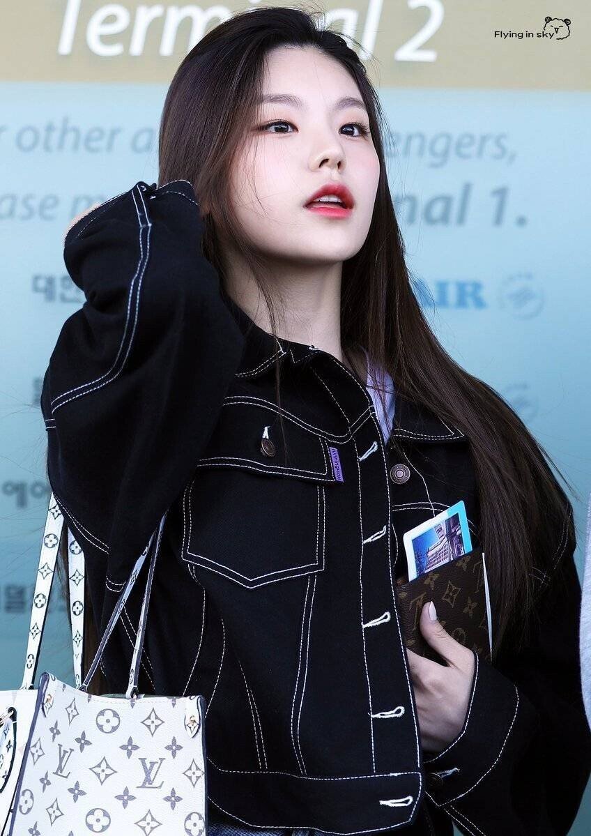 공항에서.. #ITZY #예지.jpg