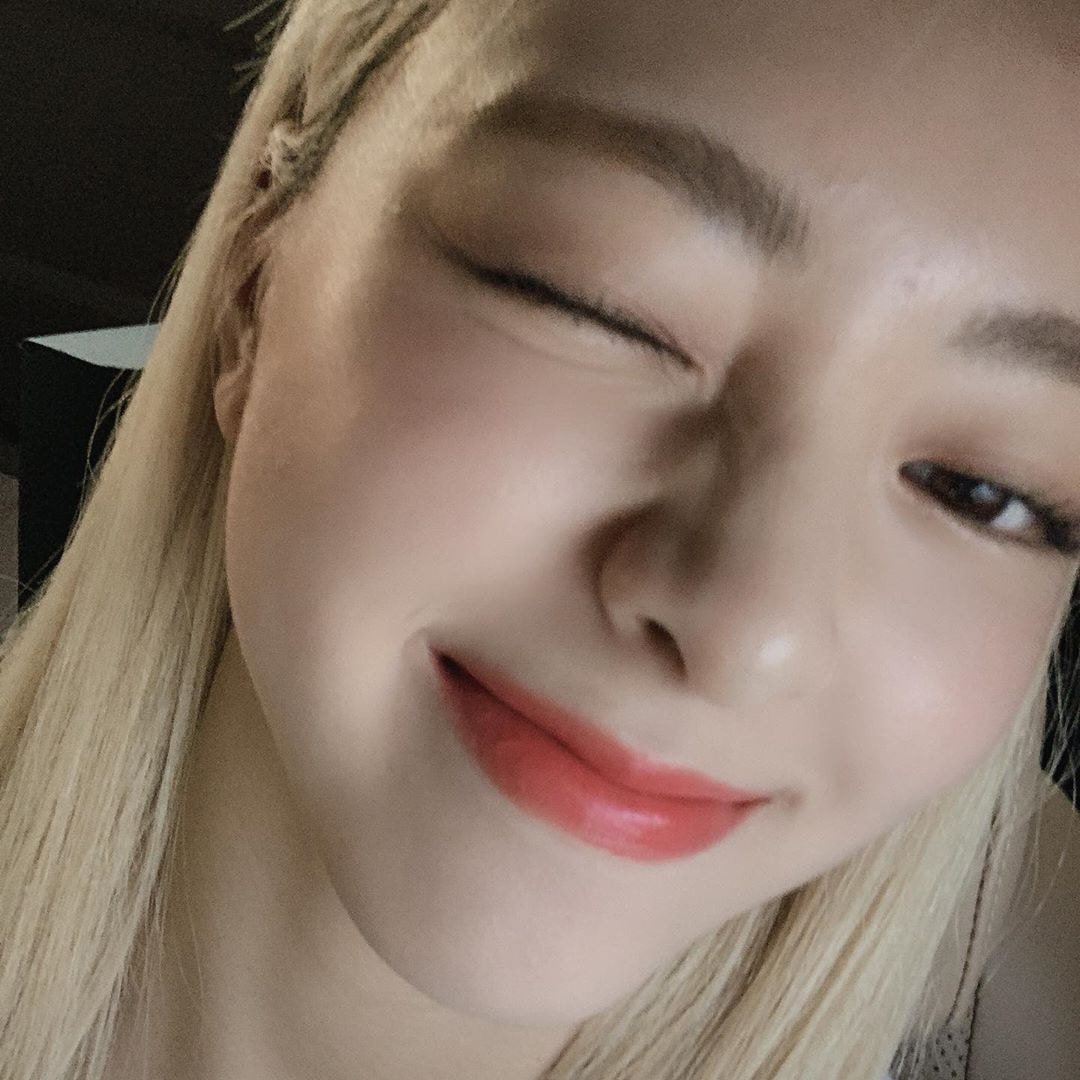 있지 ITZY 유나 어제자 생일기념 폭풍인스타 업뎃