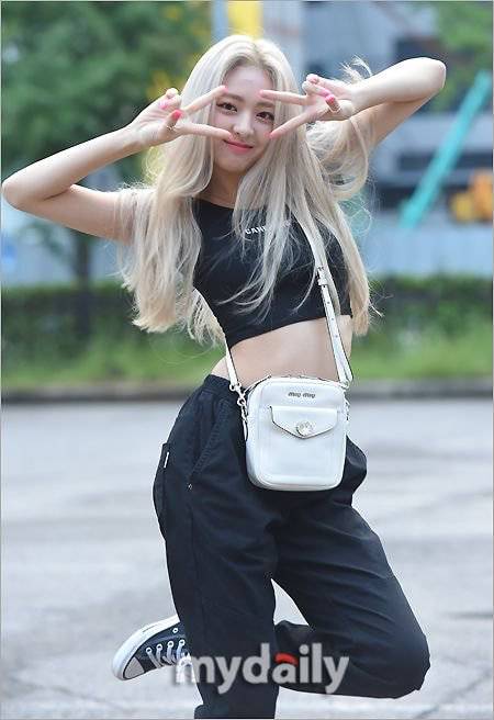 뮤뱅 출근길 ITZY(있지) 유나