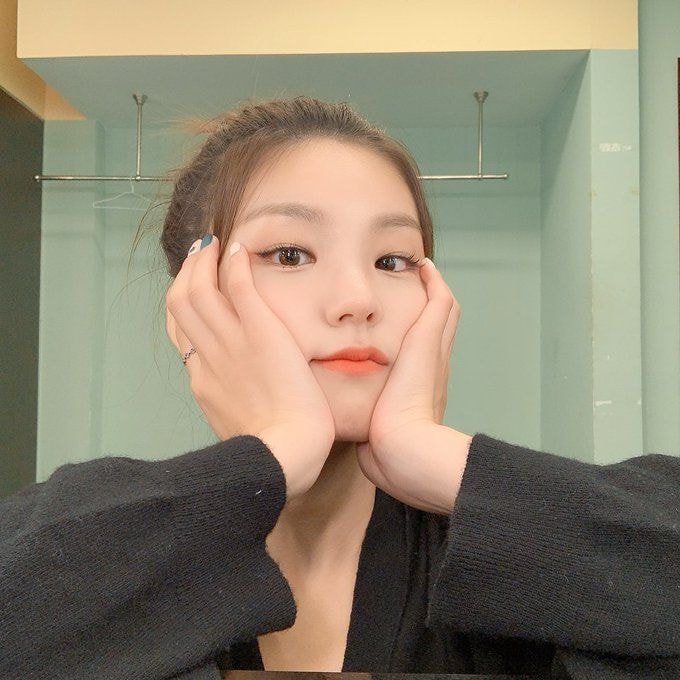 있지 ITZY 예지 셀카.jpg