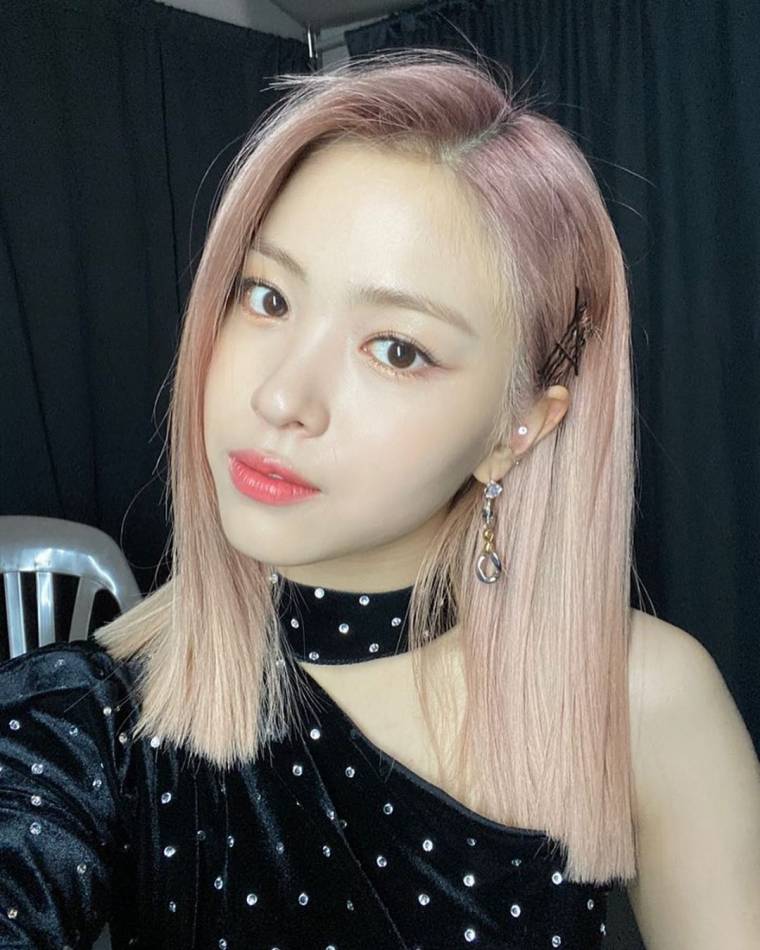 블랙&레드 #ITZY 류진