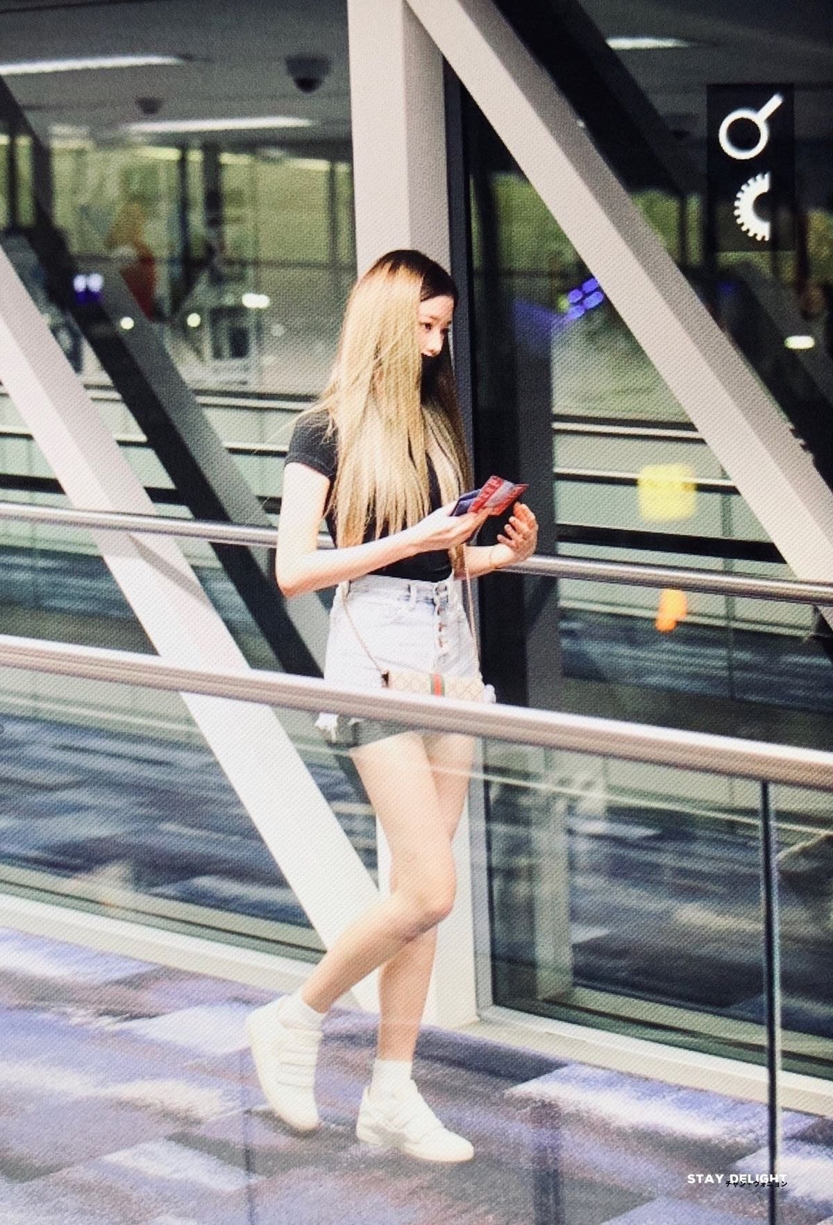 ITZY 유나 사진들이 보정이 과하다고???