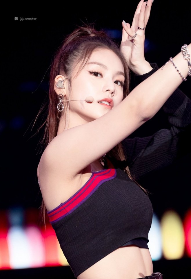 화장 연하게 한 #ITZY 예지
