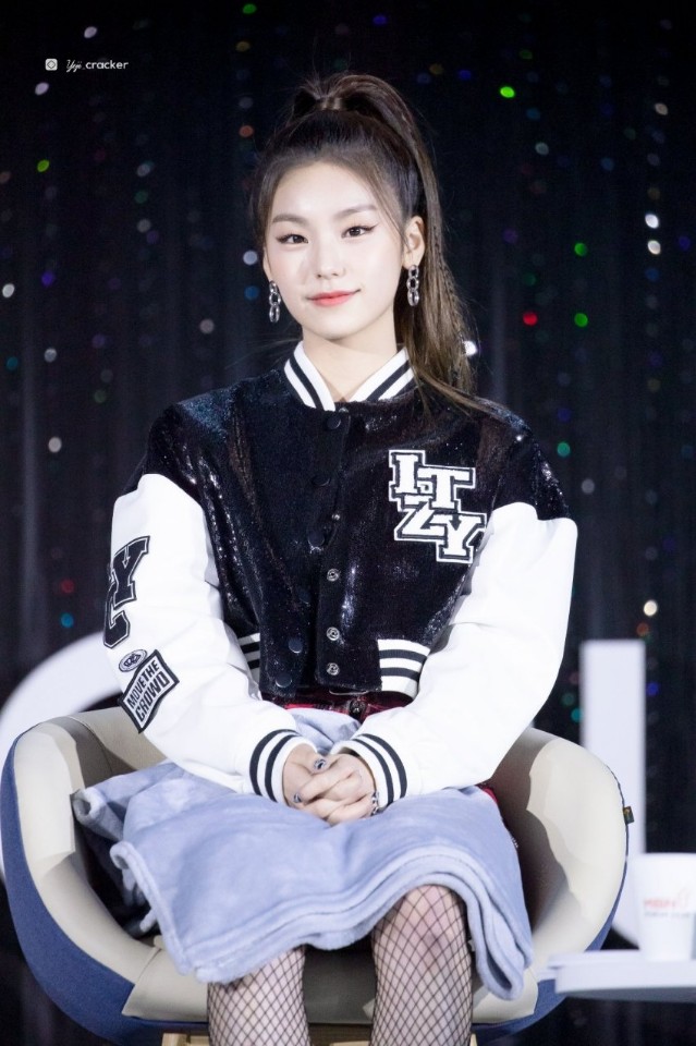 화장 연하게 한 #ITZY 예지