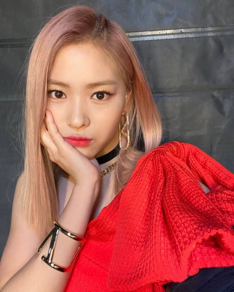 블랙&레드 #ITZY 류진