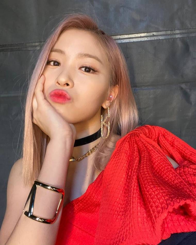 블랙&레드 #ITZY 류진