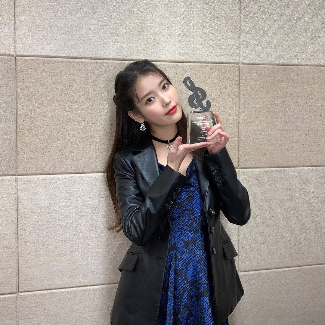 아이유 인스타