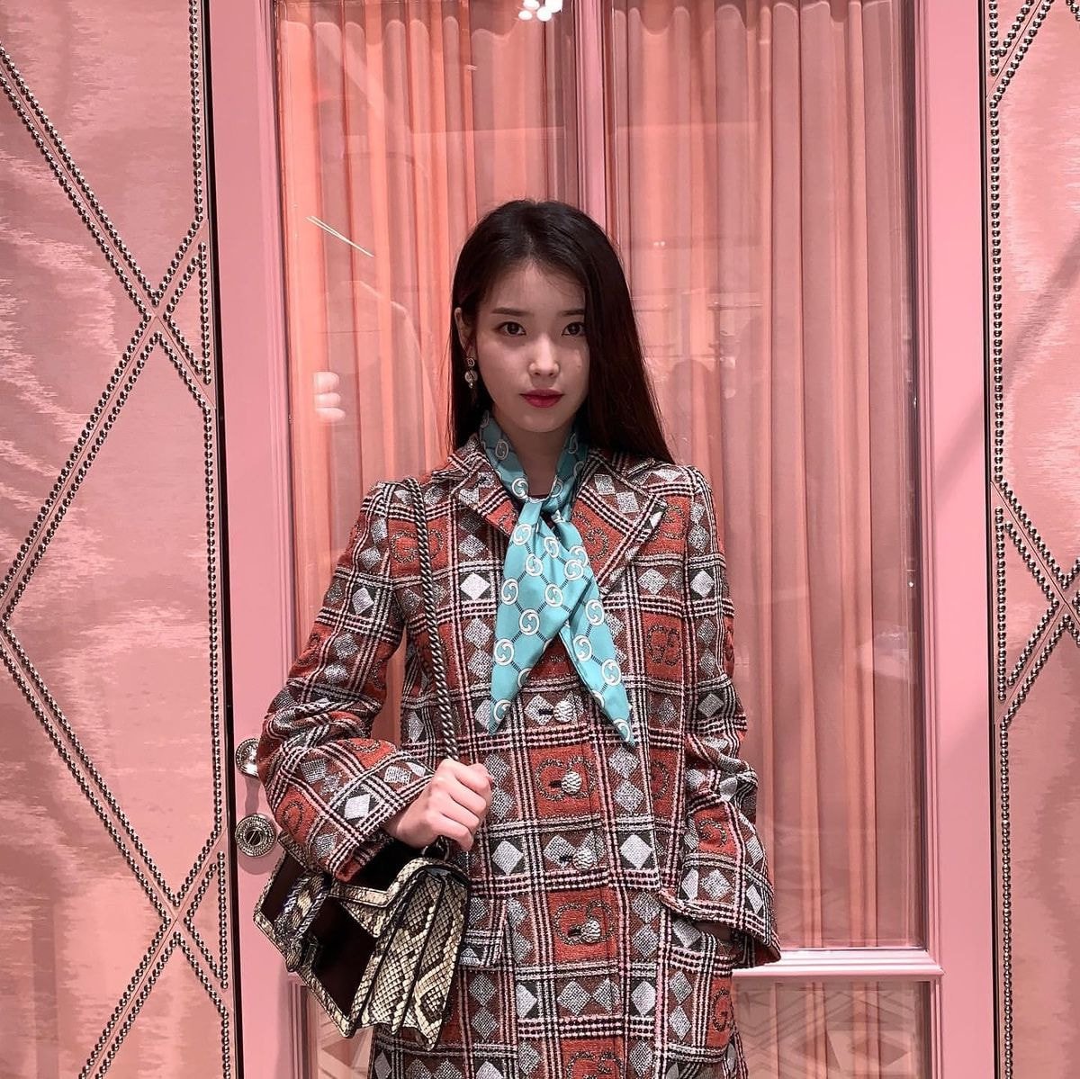 아이유 인스타 업뎃