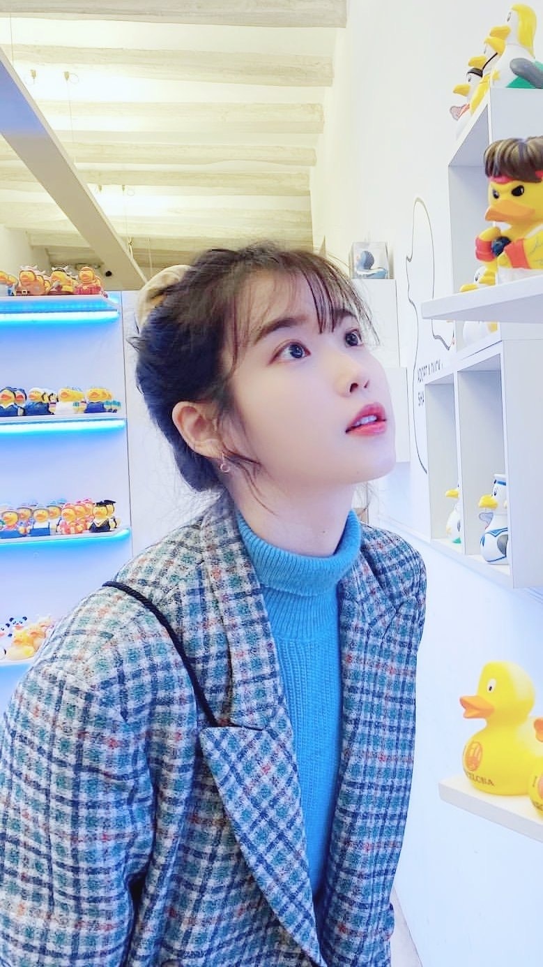 뭘입어도 이쁜 #아이유