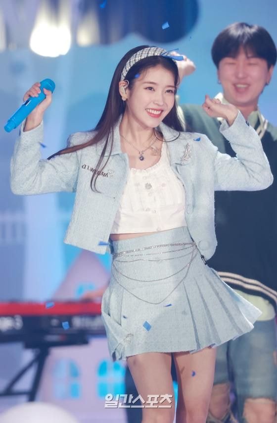 오늘자 아이유