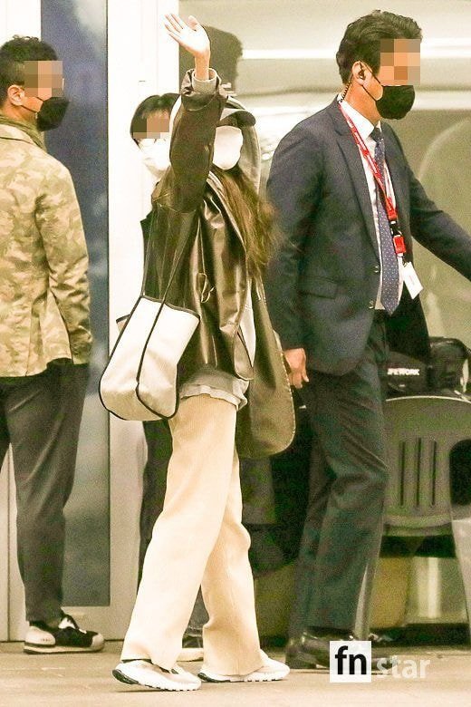 아이유 네이버 나우 컴백쇼 출근 프리뷰