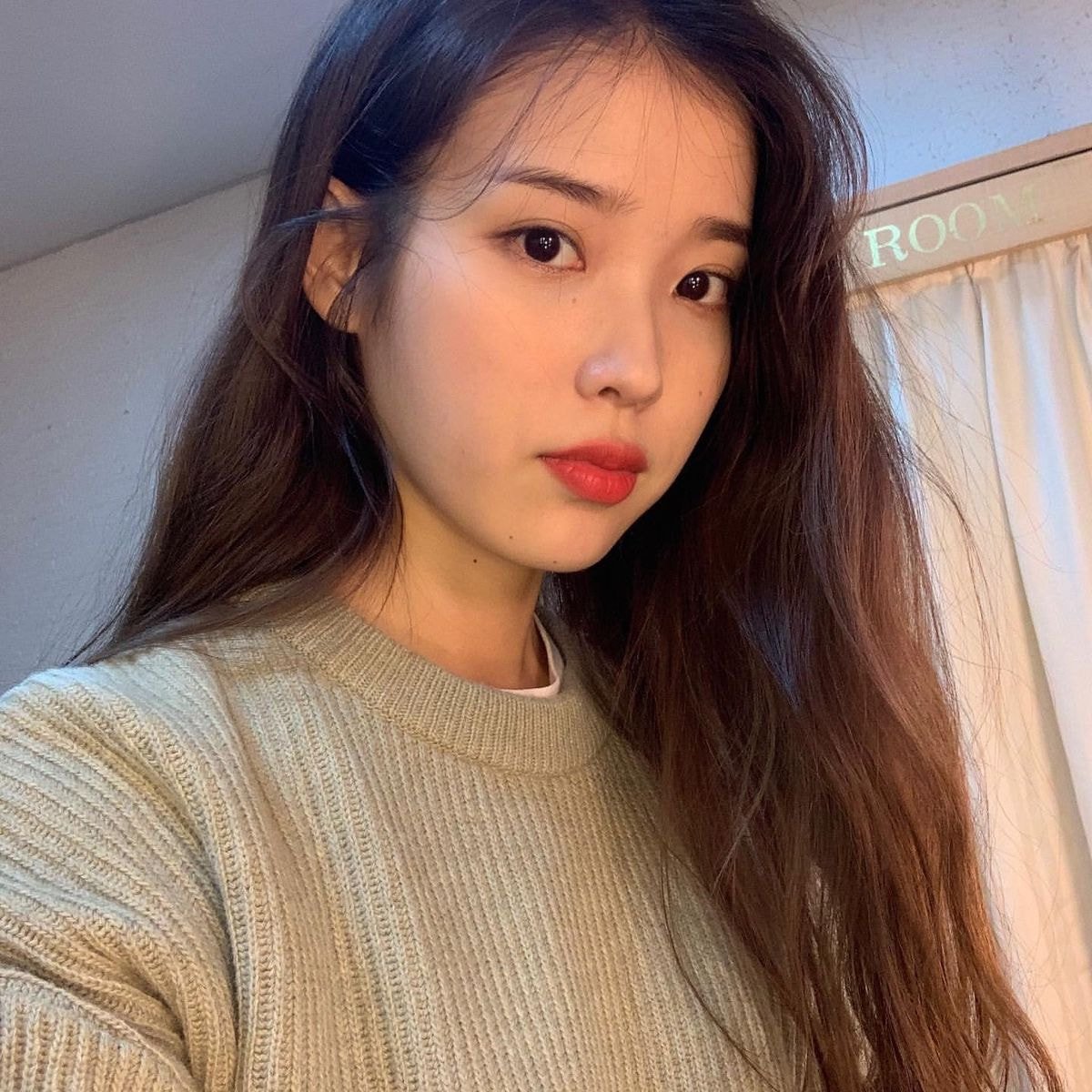 아이유 인스타 업뎃