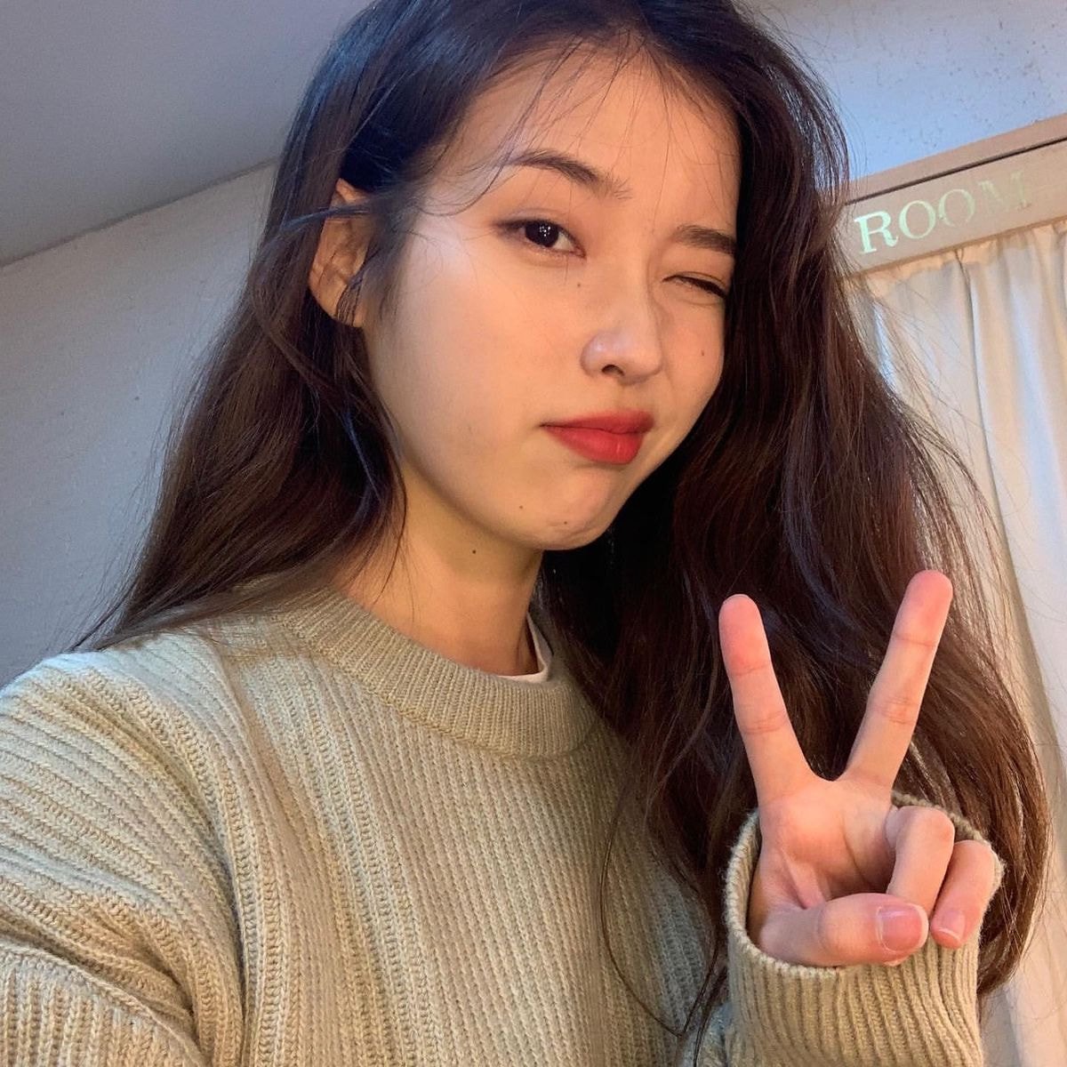아이유 인스타 업뎃