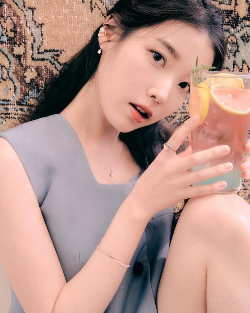 새로뜬 아이유 여름 화보