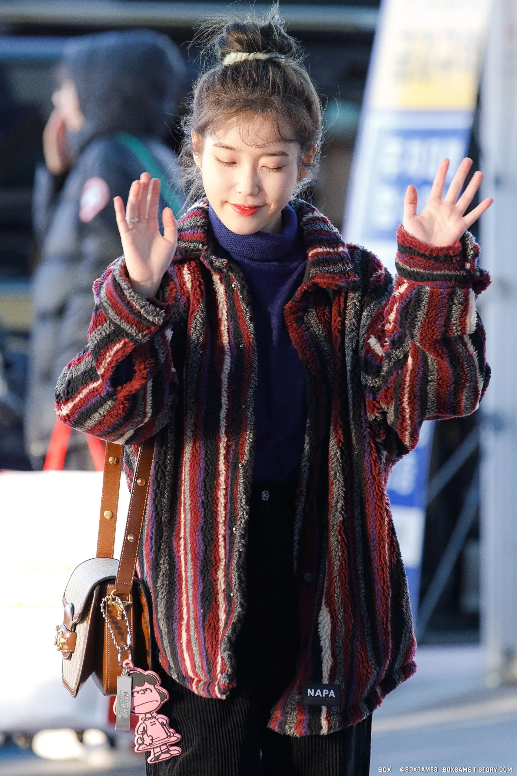 오늘자 똥머리 #아이유.jpgif