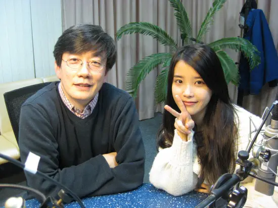 손석희의 시선집중 나간 아이유와 손석희씨 (기사)사진