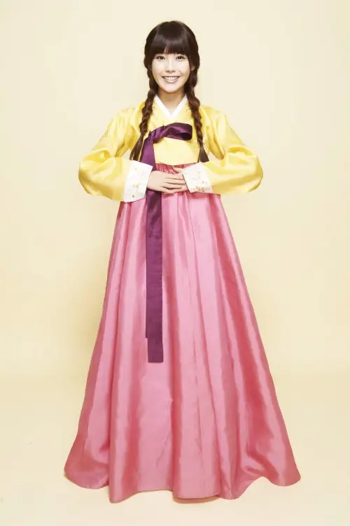 아이유, 양갈래머리에 한복새해인사