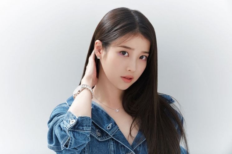 아이유 제이에스티나 화보