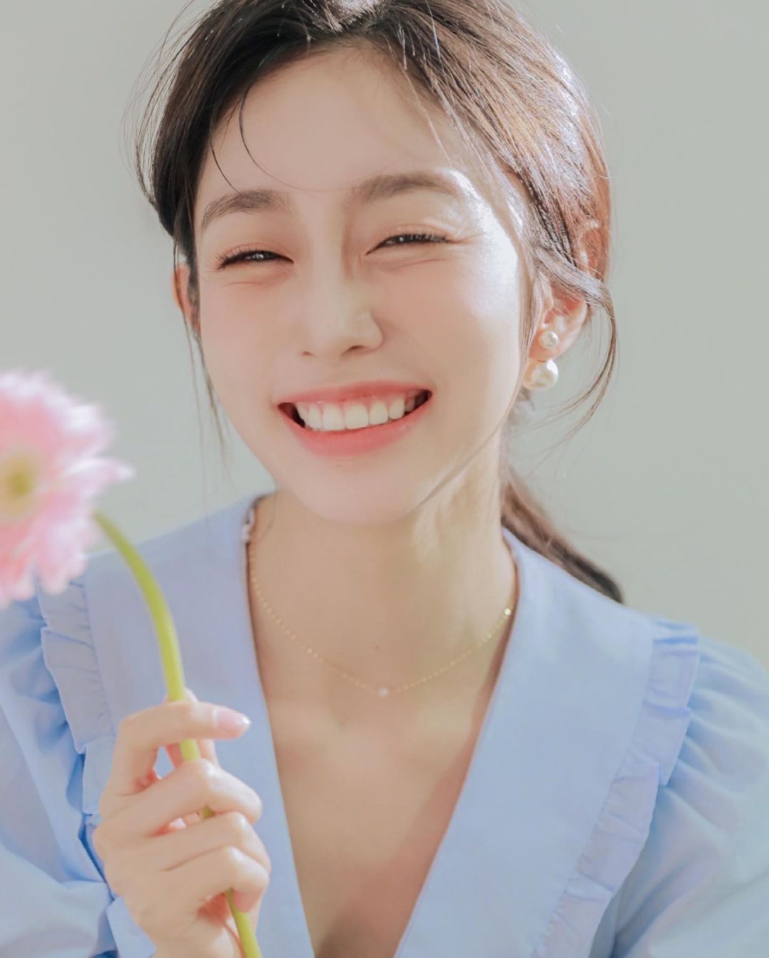 러블리즈 지수 화보 사진