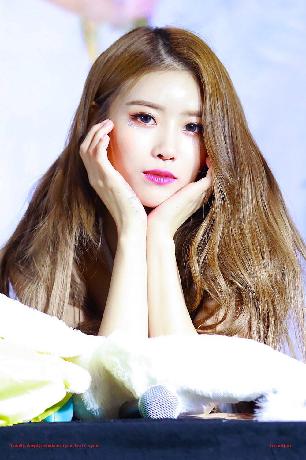 팬사인회 가면 볼 수 있는 #러블리즈 미주 모습