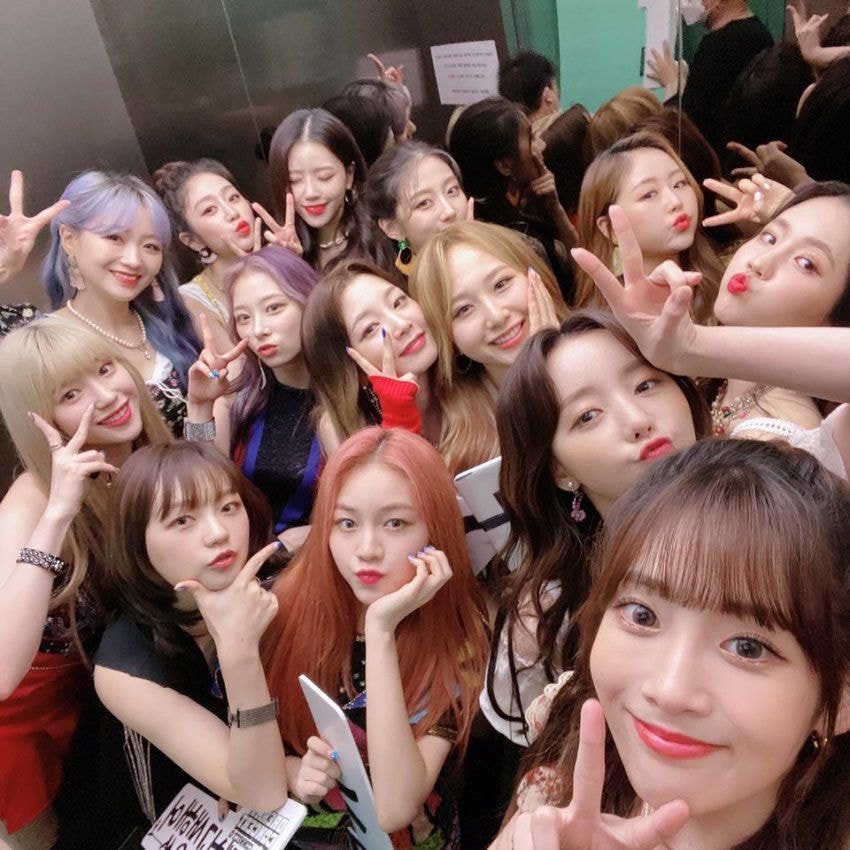 단체사진 찍은 울림엔터 러블리즈 & 로켓펀치