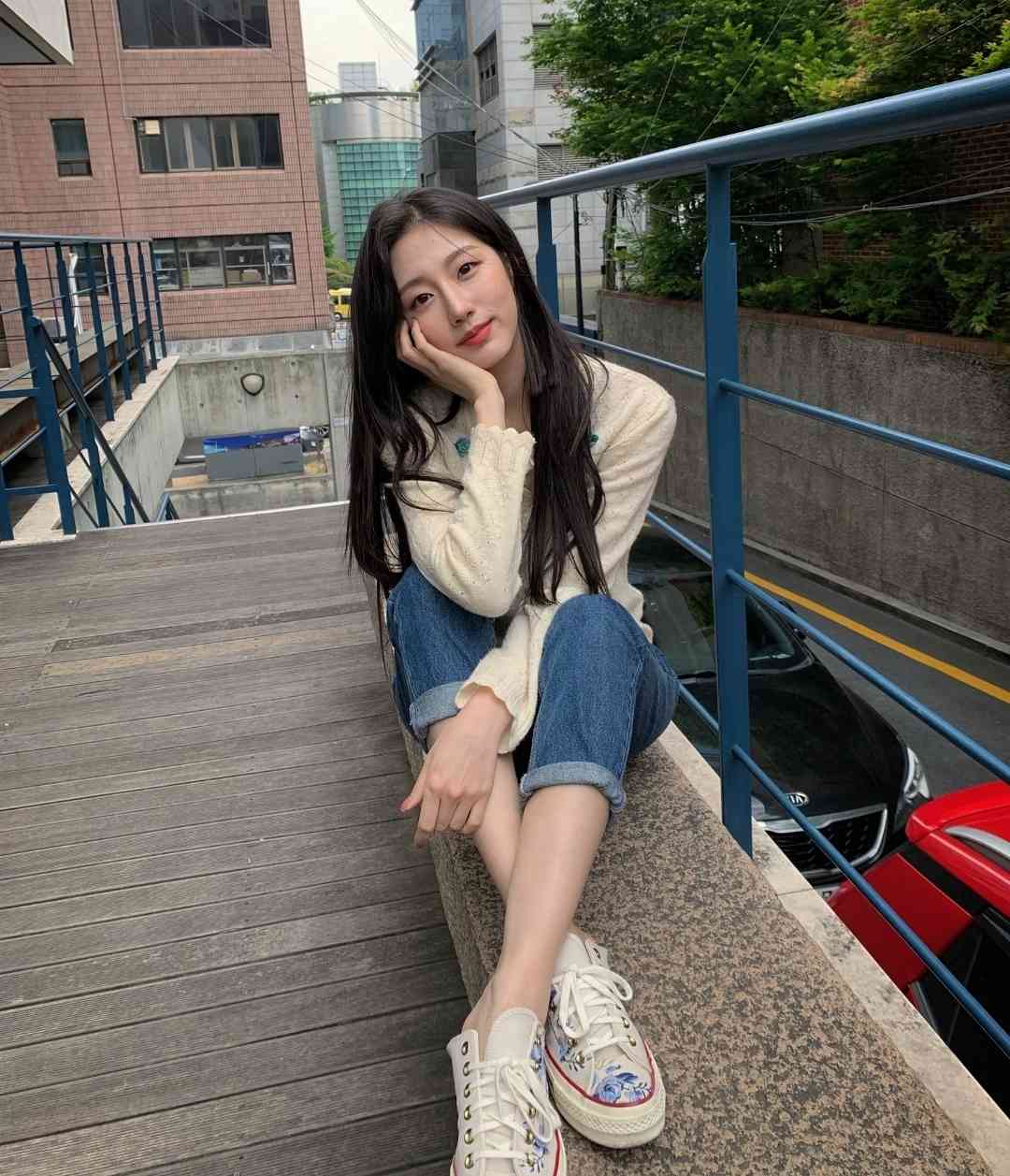 러블리즈 예인 인스타