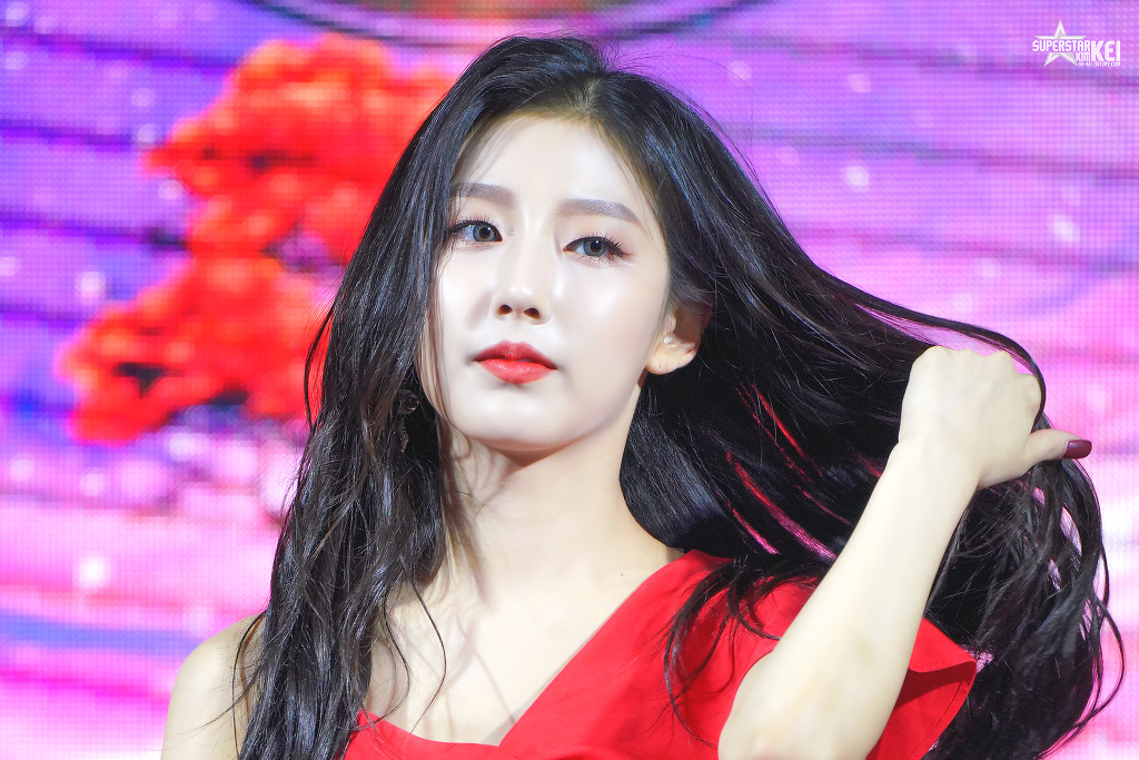 레드! #러블리즈 정예인