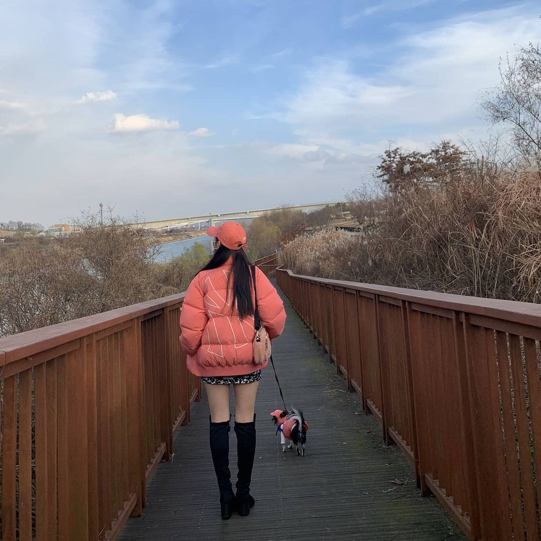 반려견과 함께..러블리즈 서지수