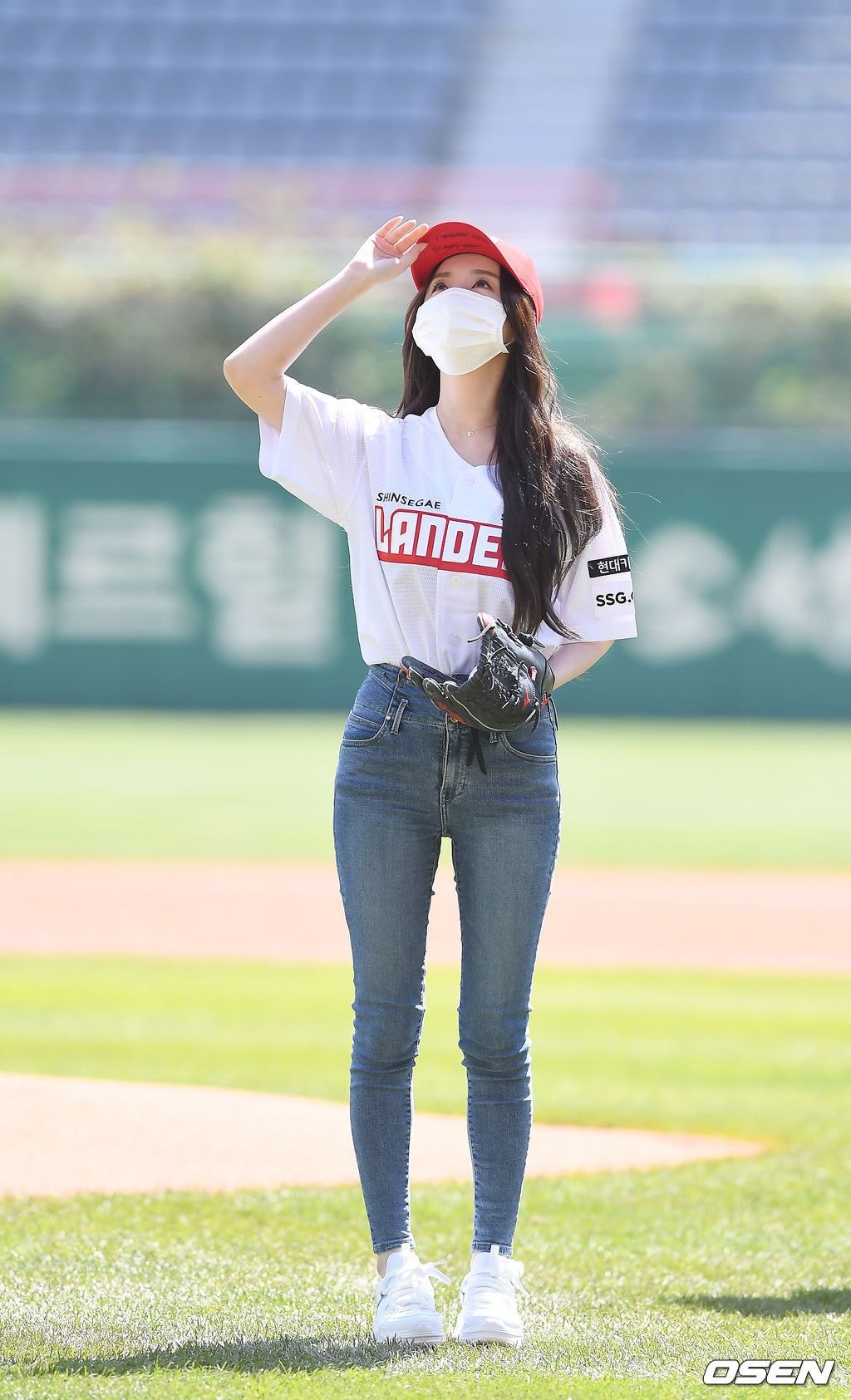 오늘 첫 시구한 러블리즈 케이