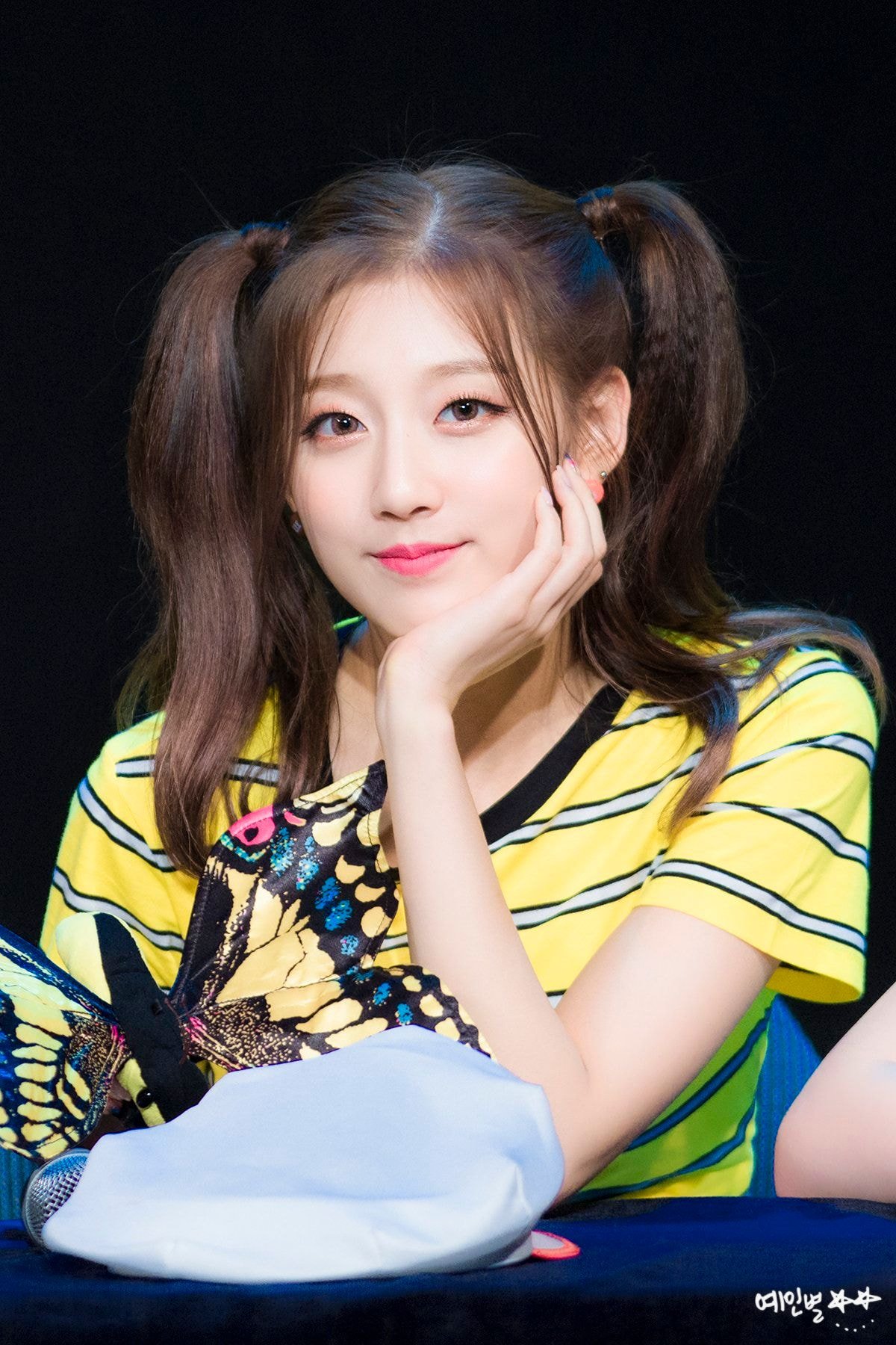 양갈래 헤어스타일도 잘 어울리는 #러블리즈 막내 #정예인