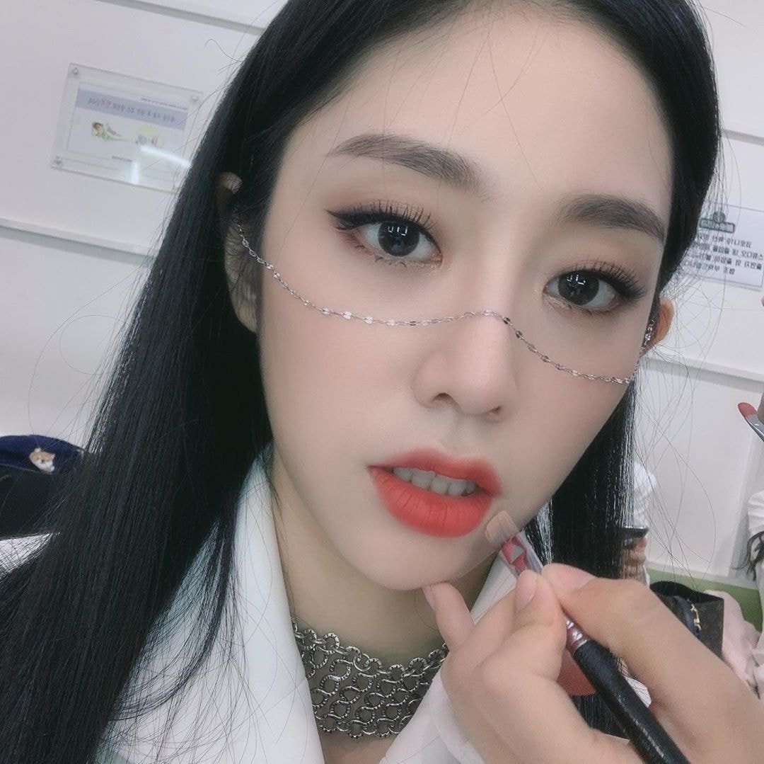 오늘자 러블리즈 서지수 페이스체인 셀카