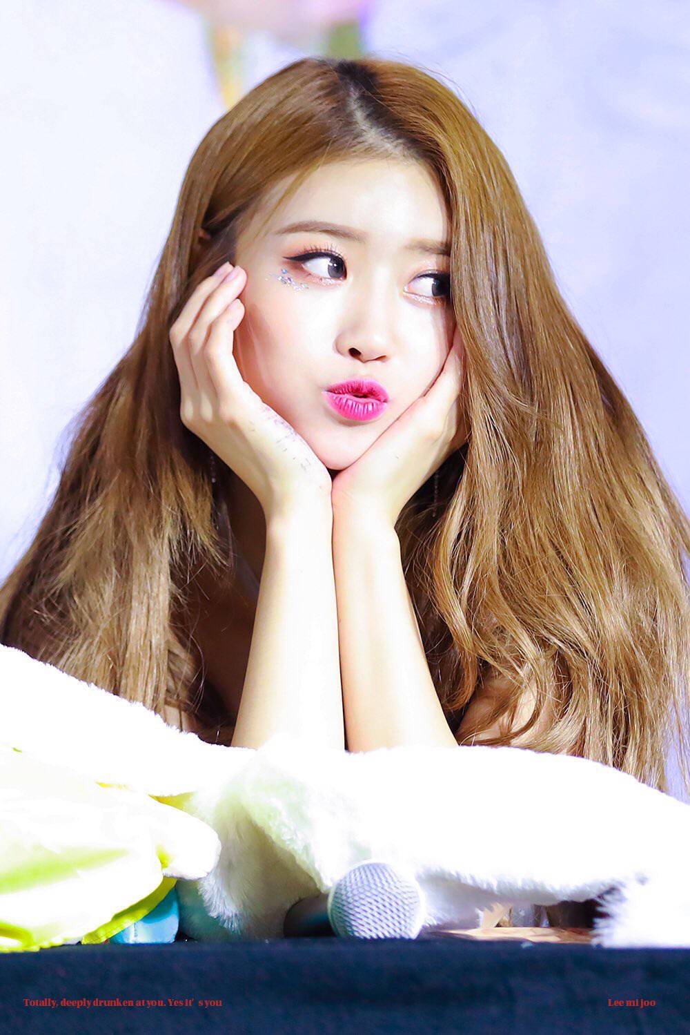 팬사인회 가면 볼 수 있는 #러블리즈 미주 모습