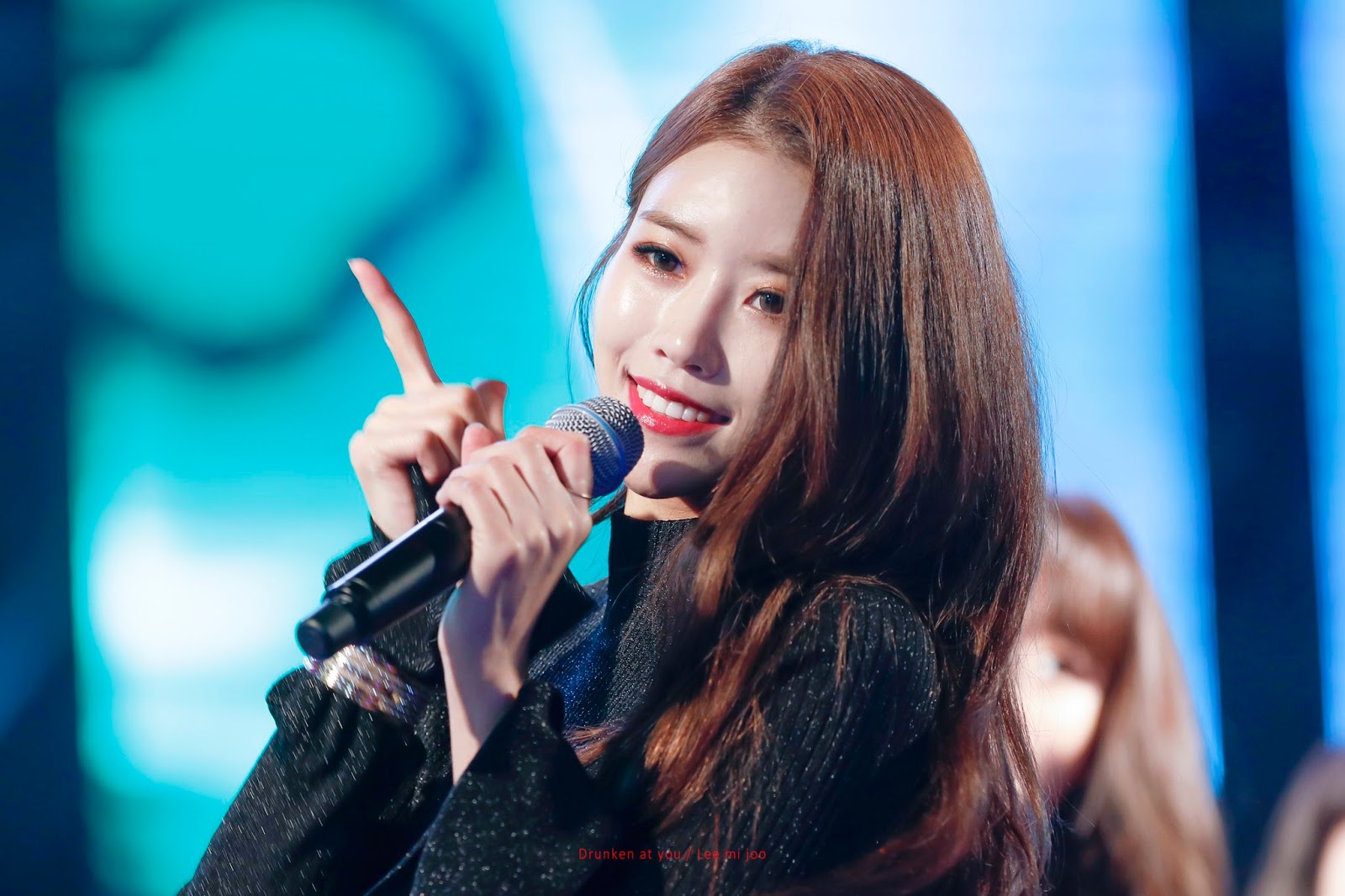 러블리즈 블랙 이미주.jpgif