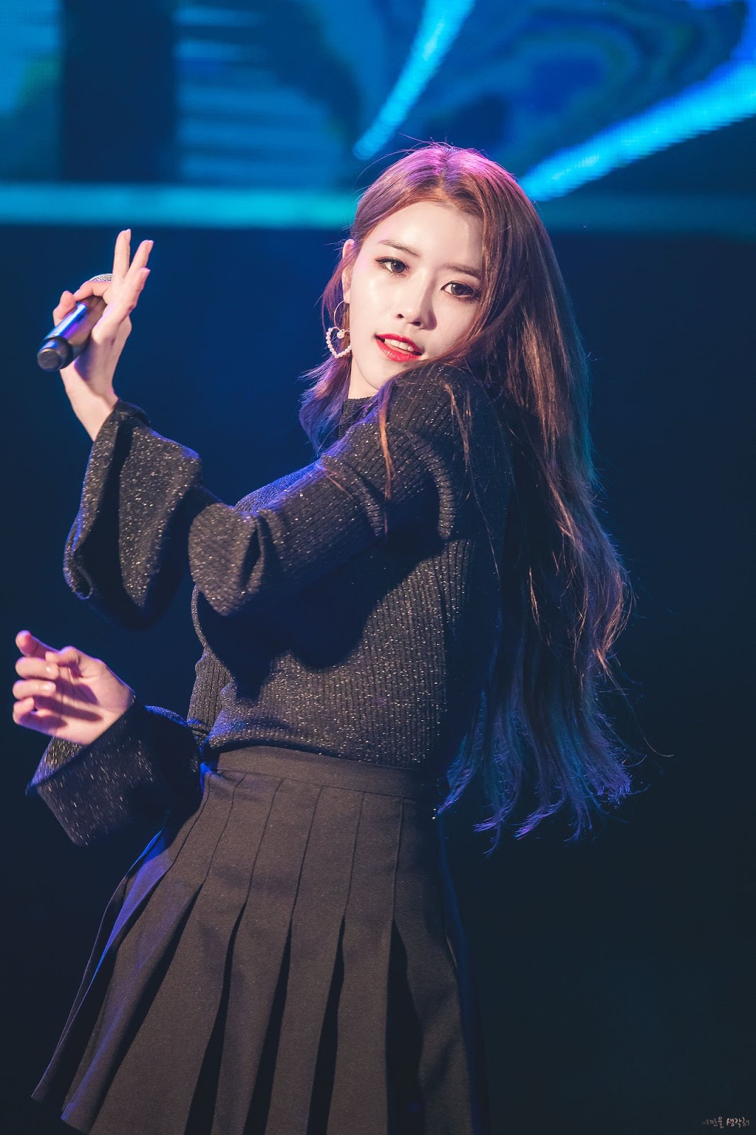러블리즈 블랙 이미주.jpgif
