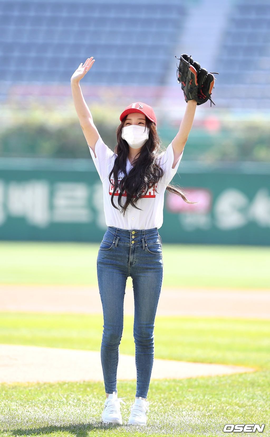 오늘 첫 시구한 러블리즈 케이