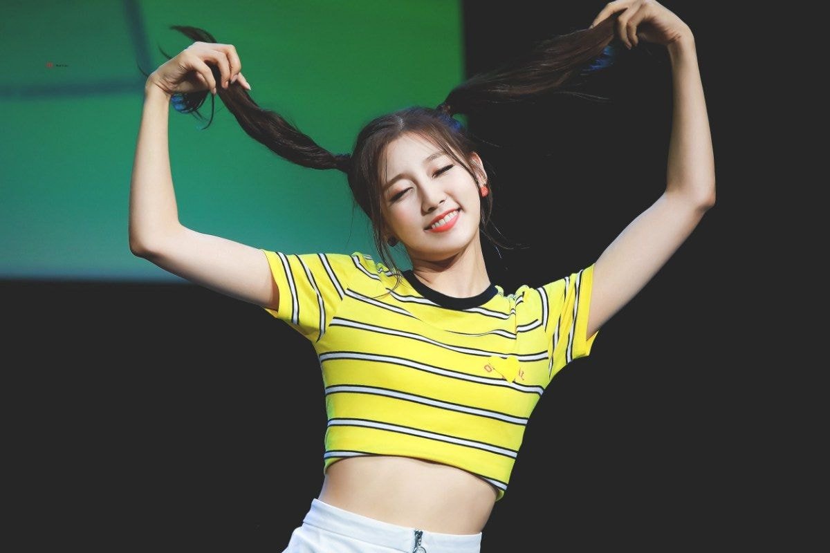 양갈래 헤어스타일도 잘 어울리는 #러블리즈 막내 #정예인