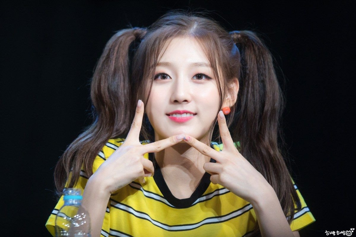 양갈래 헤어스타일도 잘 어울리는 #러블리즈 막내 #정예인