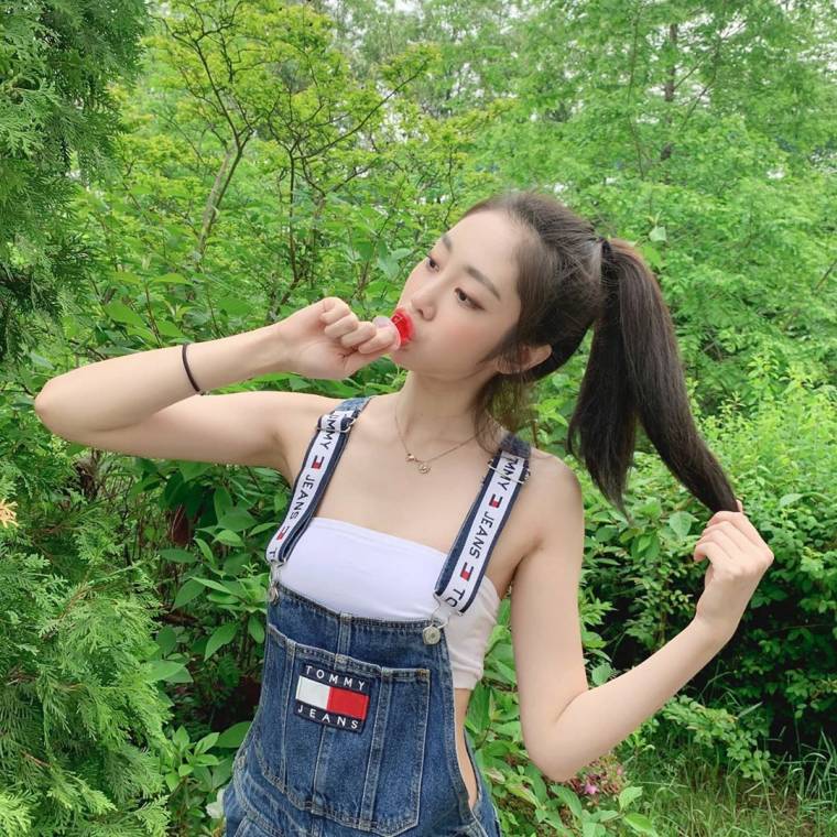 멜빵바지 입은 #러블리즈 서지수