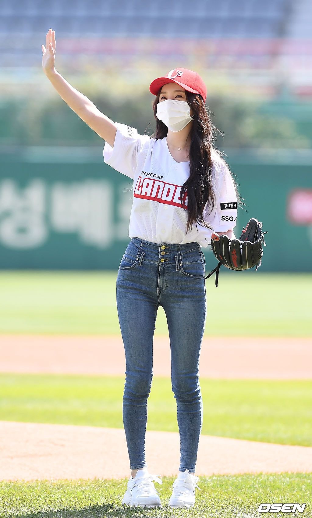 오늘 첫 시구한 러블리즈 케이