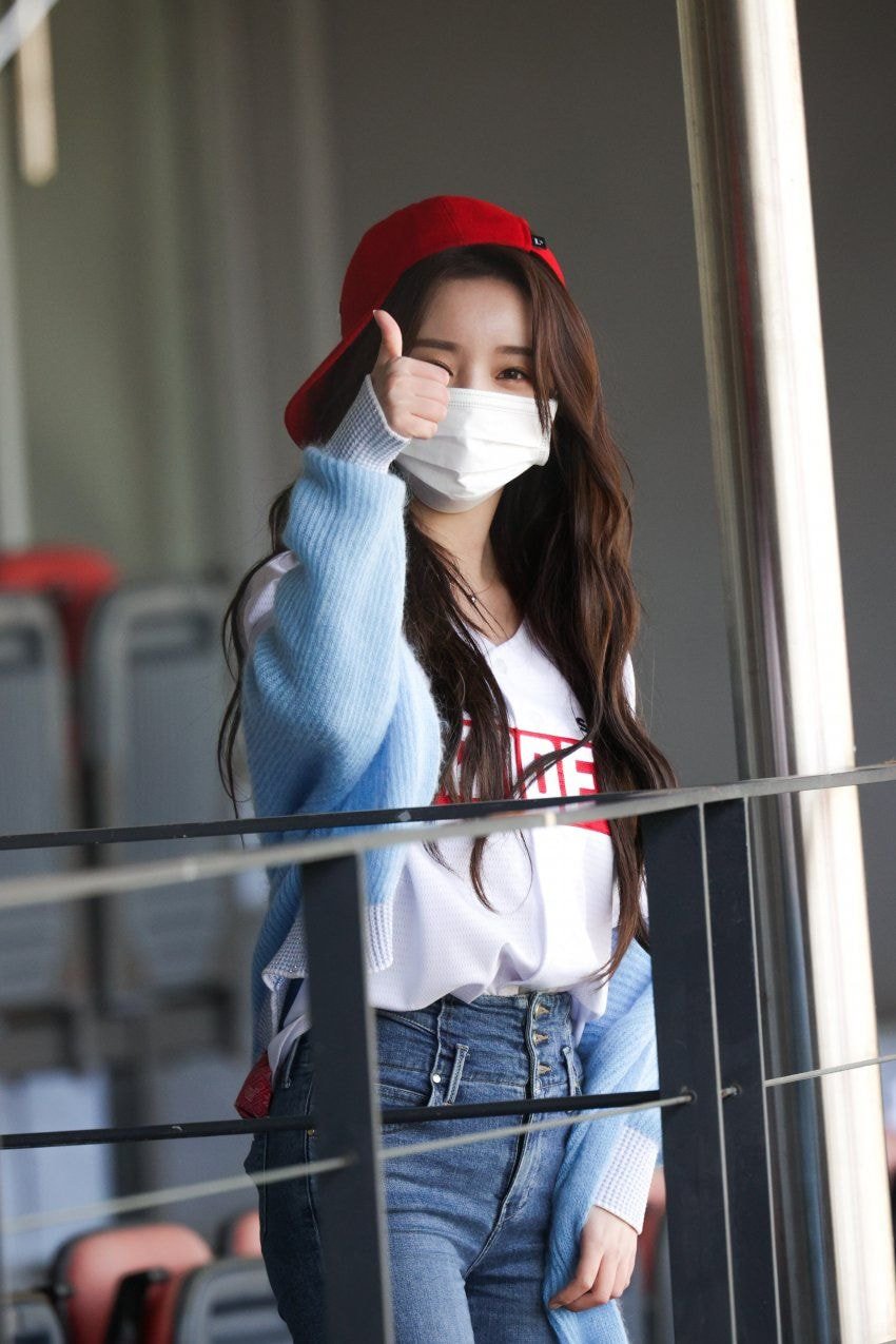 오늘 첫 시구한 러블리즈 케이