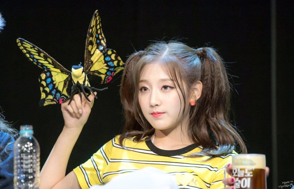 양갈래 헤어스타일도 잘 어울리는 #러블리즈 막내 #정예인