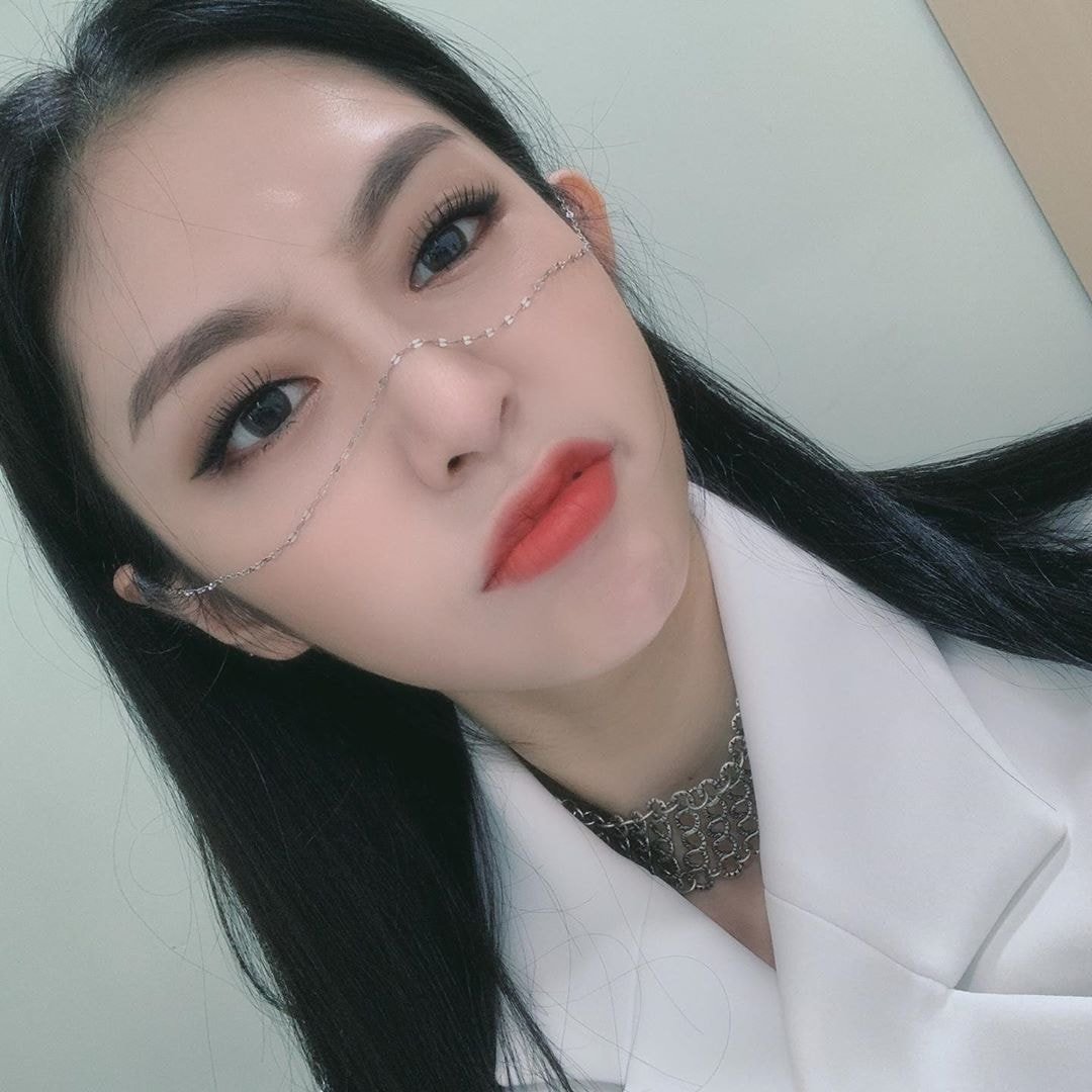 오늘자 러블리즈 서지수 페이스체인 셀카