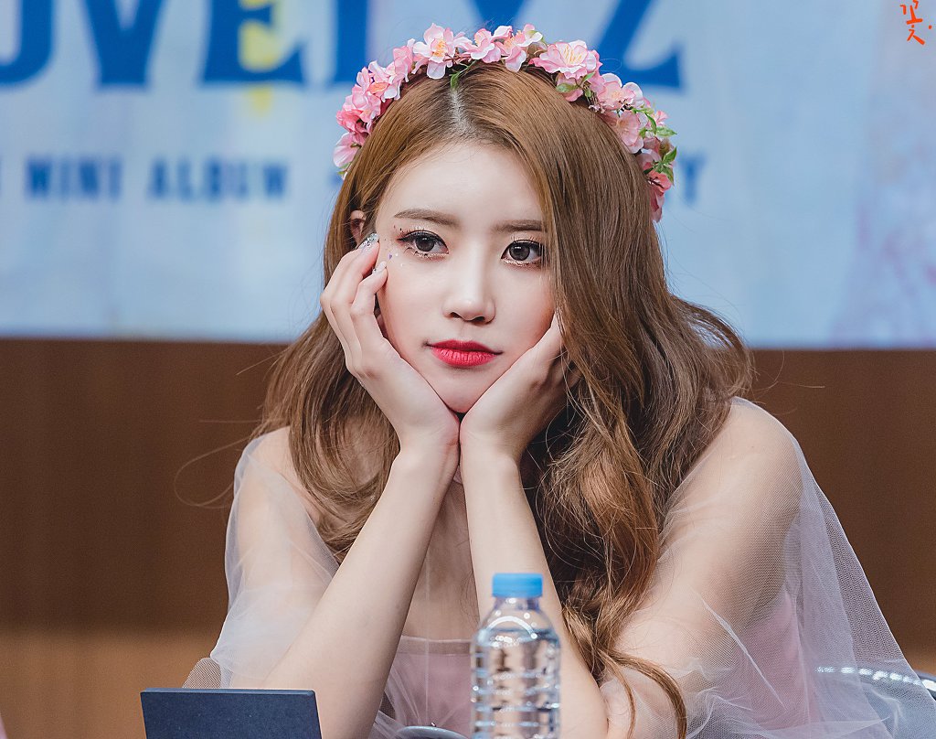 팬사인회 가면 볼 수 있는 #러블리즈 미주 모습