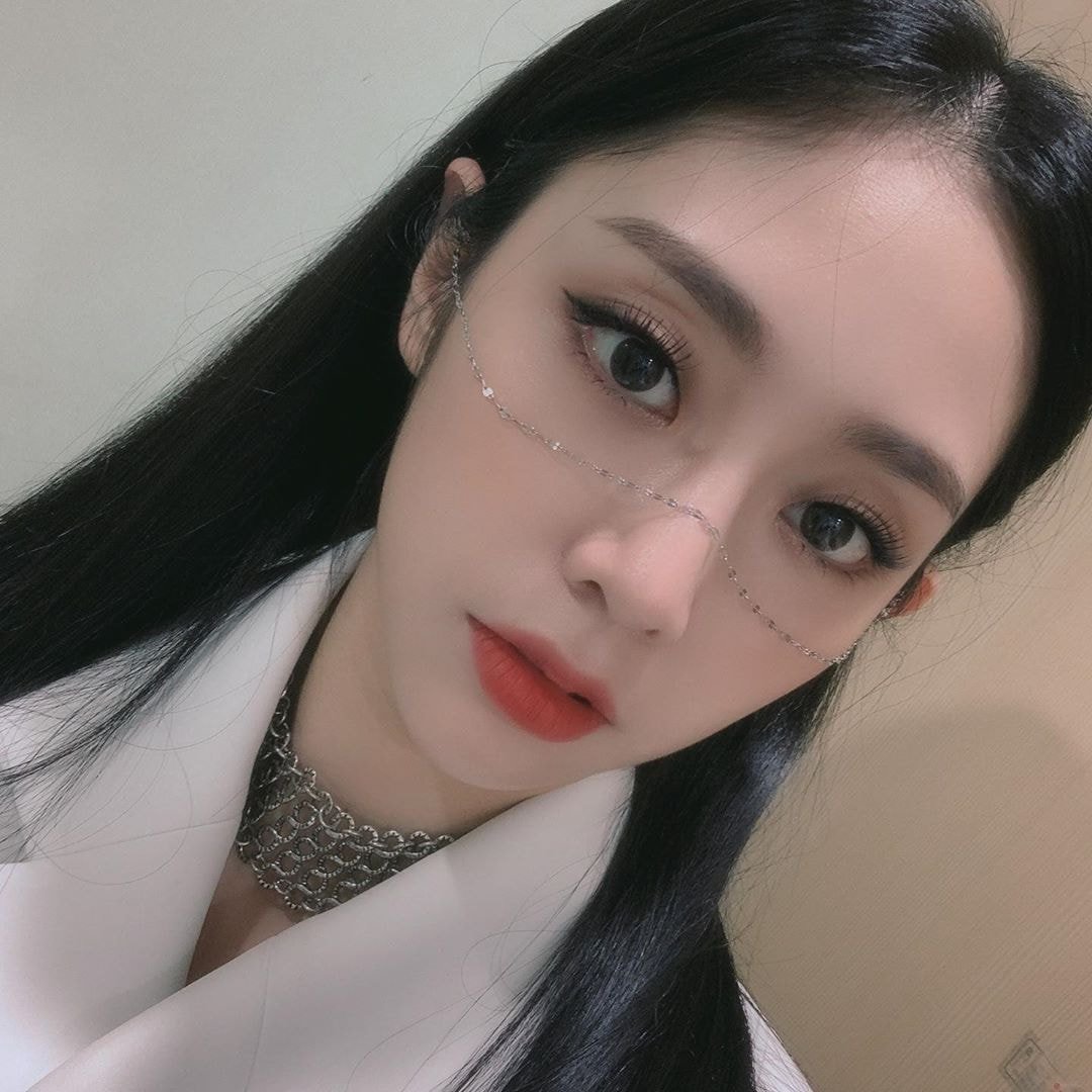 오늘자 러블리즈 서지수 페이스체인 셀카