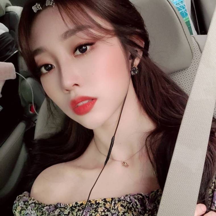 차 타고 이동하는 #러블리즈 서지수